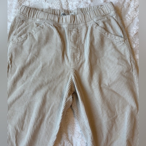 Zara woman’s Cream colored cropped courdoroy Size S with drawstring. - Picture 4 of 8